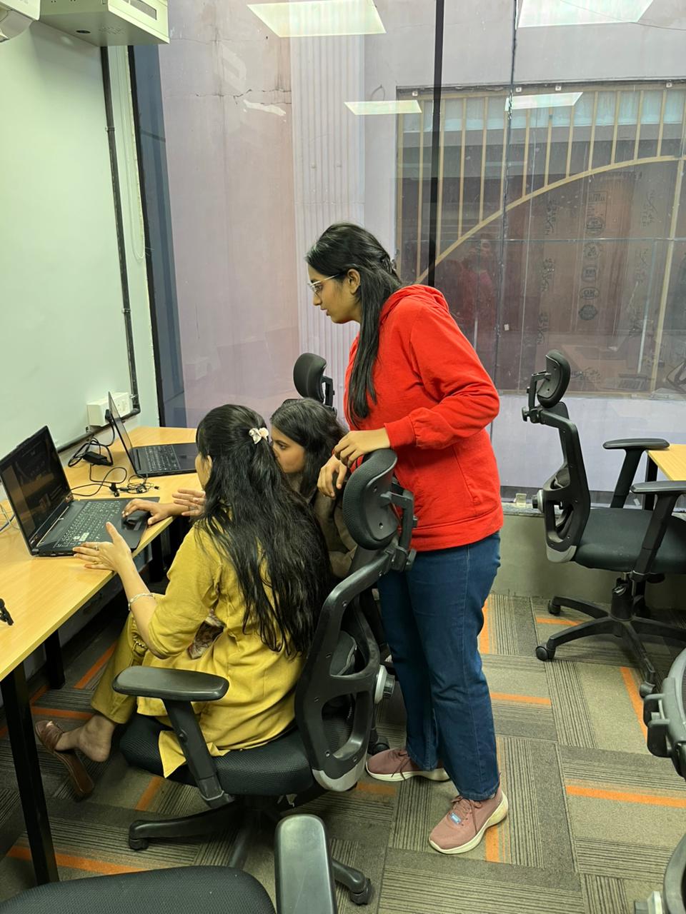 WhatsApp Image 2025-12-05 at 22.45.02